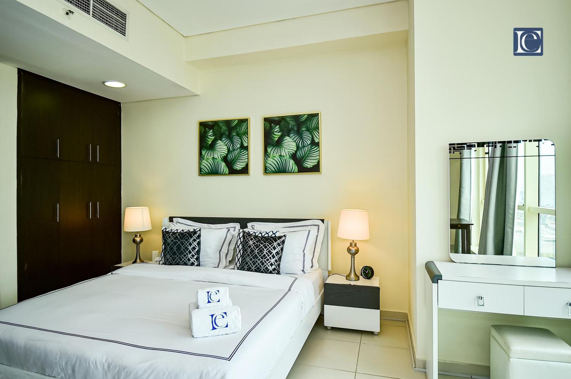 Luxury Escapes - Furnished Studio With Balcony In Royal Oceanic Дубай Экстерьер фото